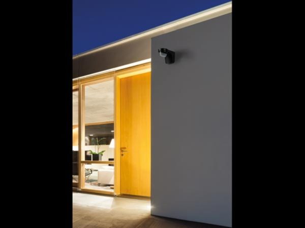 Outdoor Motion, Twilight and Temperature Sensor - Black version. - Image 5